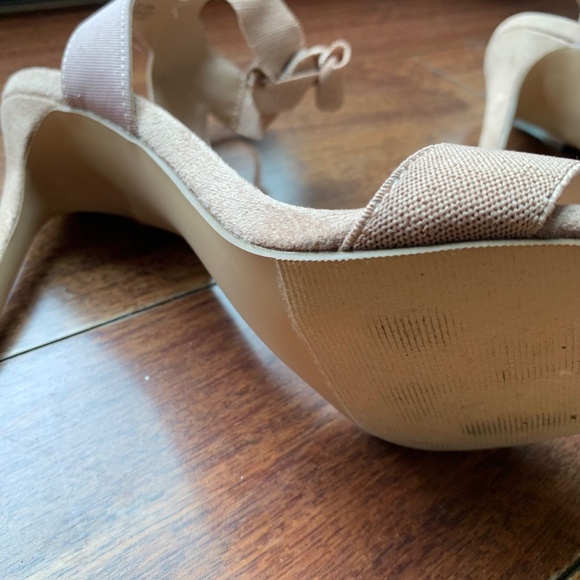 MADDEN GIRL Women's 4" Strappy Heel Suede New. Worn Once. Size 8 - Picture 4 of 11